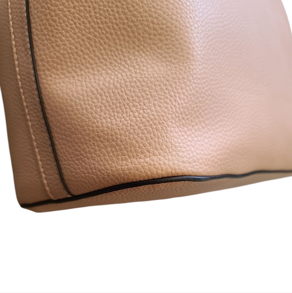 ALDO Vegan Leather Tote With Gold Chain Detail Tan Purse - Picture 13 of 16